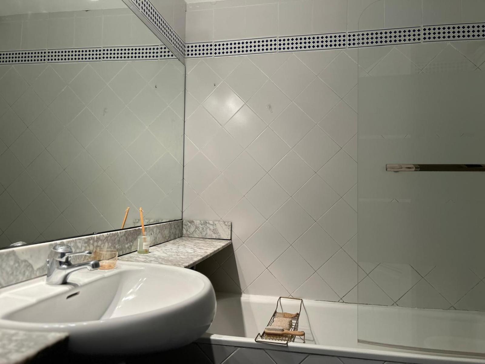 Homestay Balcon Encierro Luminosa Bano Compartido